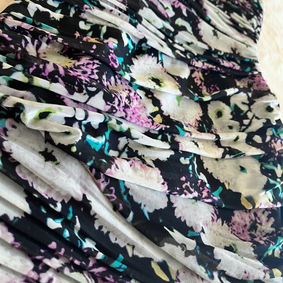 BCBGMAXAZRIA Floral Mini Cocktail Dress, Size 4 - Picture 5 of 6